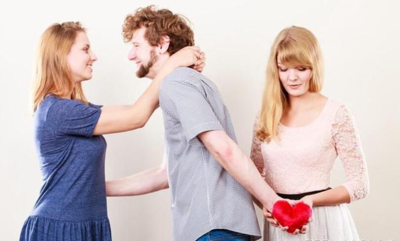 夫妻离婚了房产如何分？